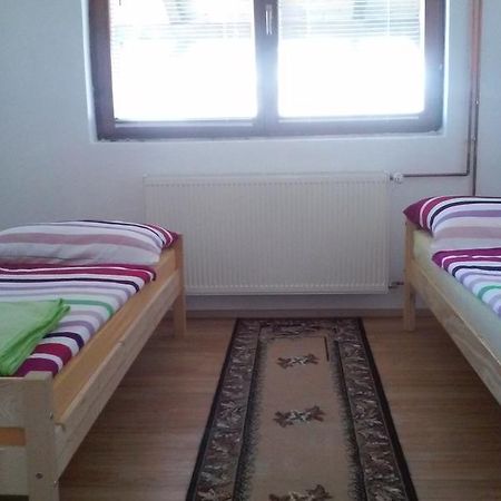 Apartment Laura Gračac Esterno foto